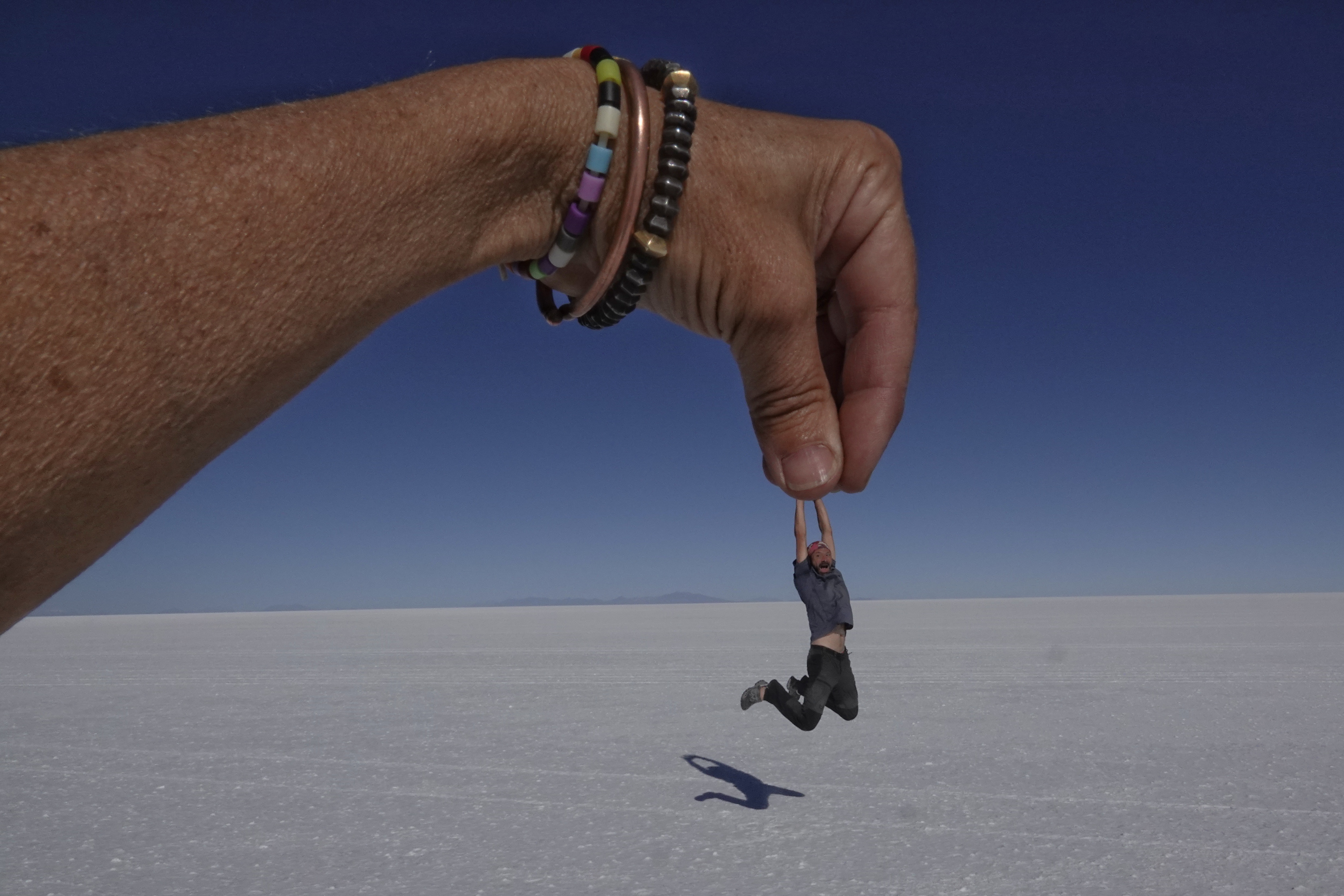 Jeu de perspective sur le salar d'Uyuni